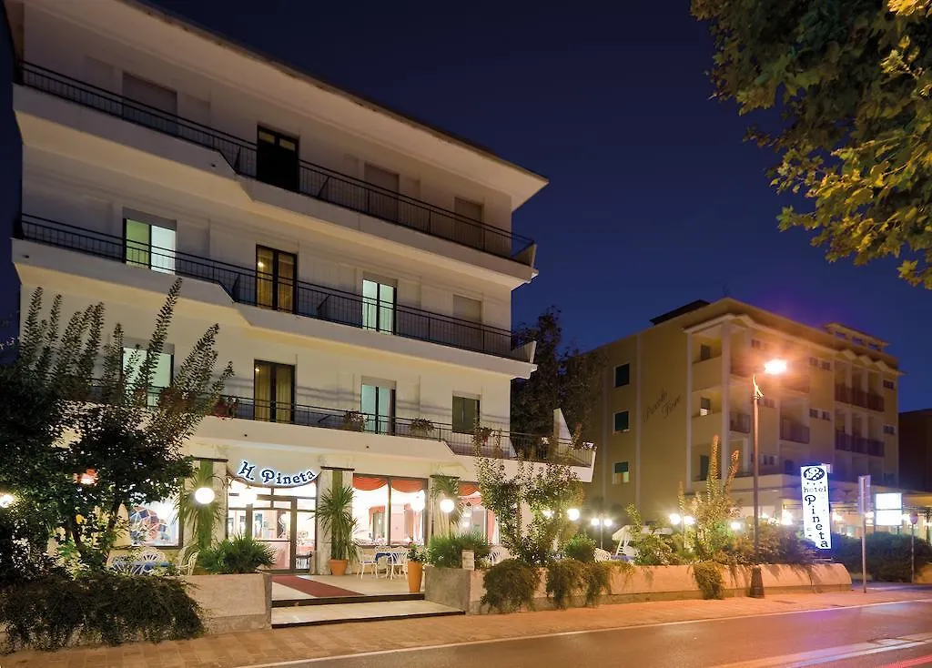 Hotel Pineta بيلاريا-إيجيا مارينا
