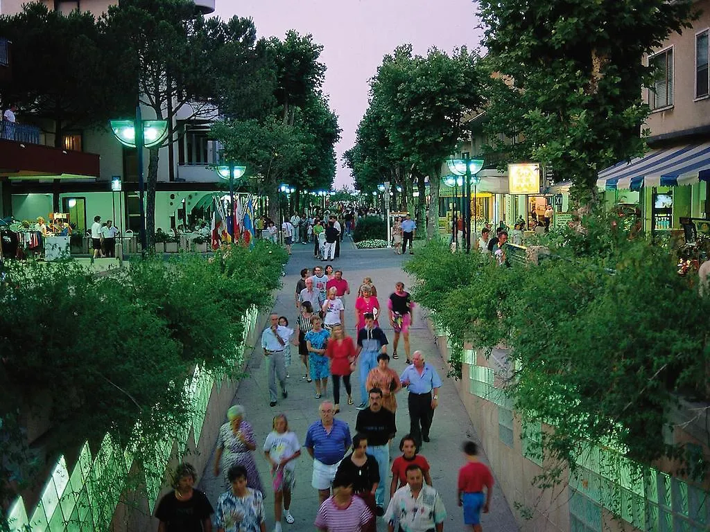 Hotel Pineta بيلاريا-إيجيا مارينا