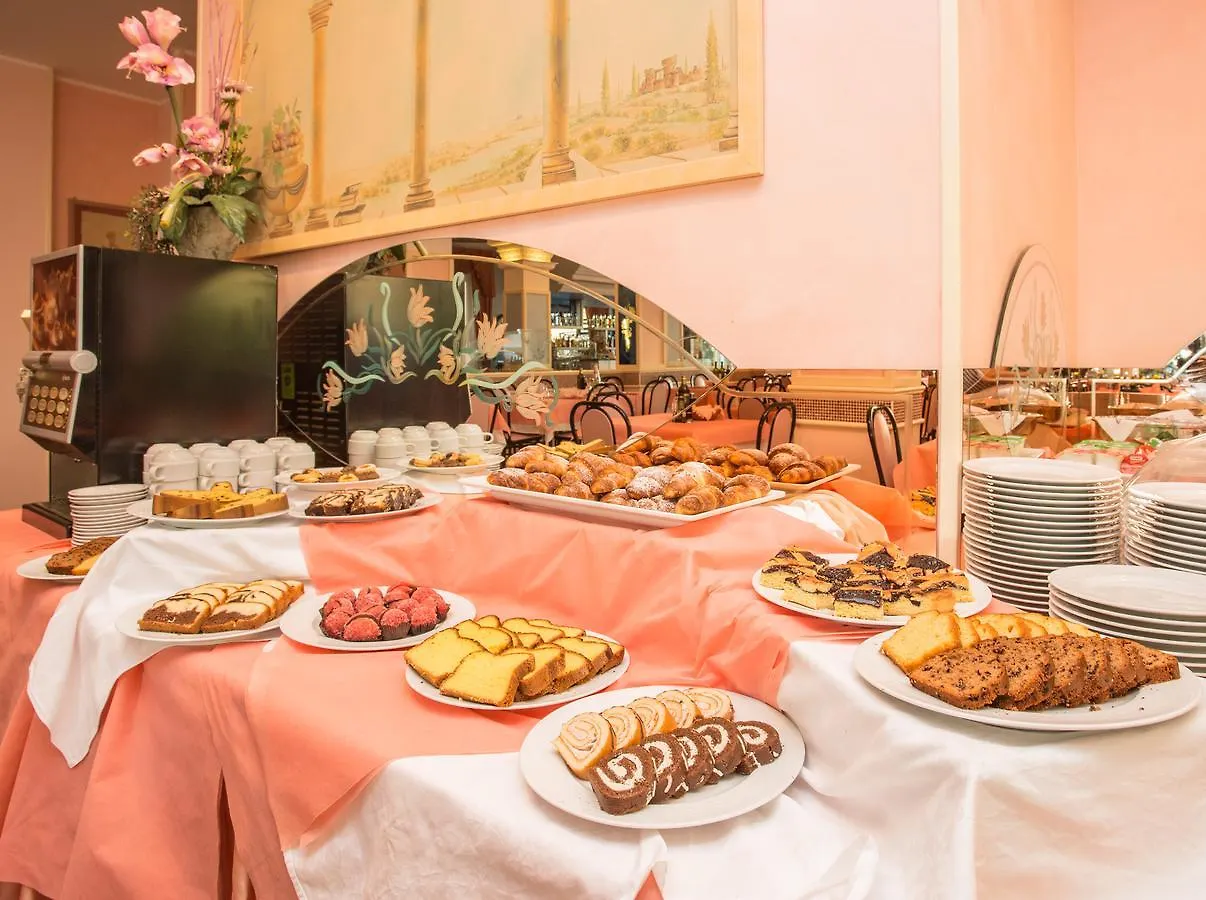 Hotel Pineta بيلاريا-إيجيا مارينا