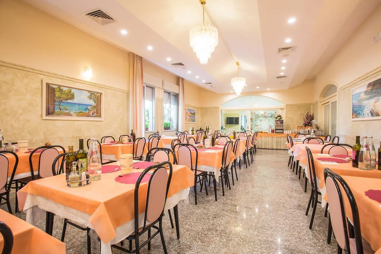 Hotel Pineta بيلاريا-إيجيا مارينا 3*,  إيطاليا