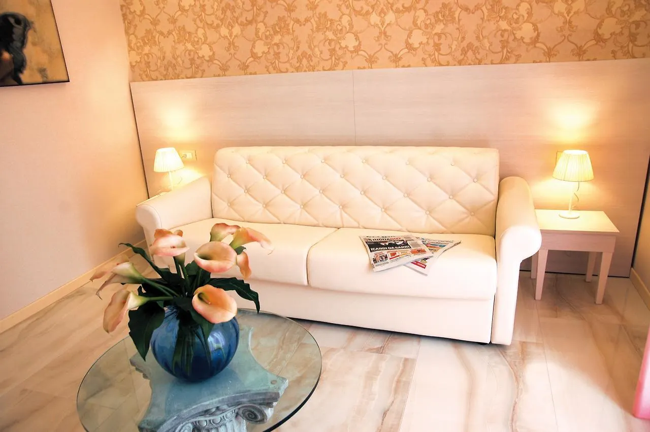 Hotel Pineta بيلاريا-إيجيا مارينا